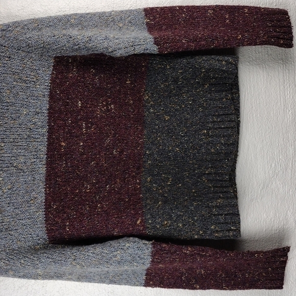 Mainframe Gray Burgundy Color Block V-Neck Long Sleeve Pullover Short Sweater - Picture 8 of 10